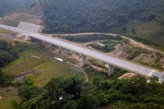 Bổ sung dự án mở rộng đường bộ cao tốc Hòa Lạc - Hòa Bình vào danh mục dự án quan trọng quốc gia, trọng điểm ngành Giao thông vận tải. (Ảnh: VGP)