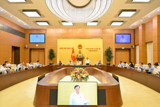 Phiên họp Ủy ban Thường vụ Quốc hội ngày 4/6. (Ảnh DUY LINH)