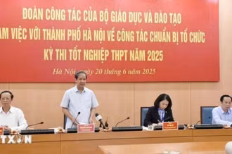 Bộ trưởng Giáo dục và Đào tạo Nguyễn Kim Sơn phát biểu chỉ đạo tại buổi làm việc. (Ảnh: Nguyễn Cúc/TTXVN)