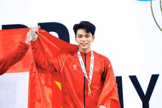 Nhà vô địch Thể dục dụng cụ Đặng Ngọc Xuân Thiện.