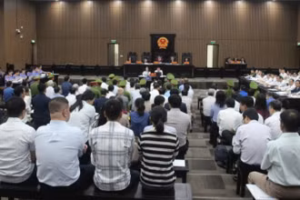 Hội đồng xét xử cân nhắc, đánh giá chứng cứ, lời khai... tại tòa để tuyên các mức hình phạt đối với các bị cáo.