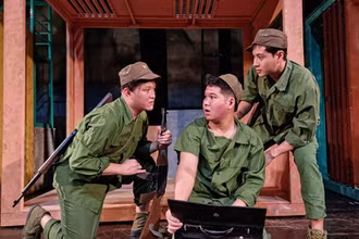 Vở "Lời thề thứ 9" có sự tham gia diễn xuất của các nghệ sĩ trẻ tài năng của Nhà hát Tuổi trẻ.