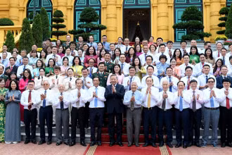Tổng Bí thư, Chủ tịch nước Tô Lâm gặp mặt 101 nhà báo tiêu biểu, đoạt Giải Báo chí Quốc gia qua các năm, nhân dịp Kỷ niệm 101 năm Ngày Báo chí cách mạng Việt Nam (21/6/1925-21/6/2026). (Ảnh: ĐĂNG KHOA)