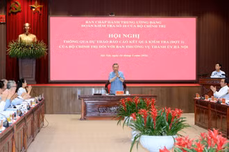 Tổng Bí thư, Chủ tịch nước Tô Lâm chủ trì Hội nghị thông qua dự thảo báo cáo kết quả kiểm tra (đợt 2) của Bộ Chính trị đối với Ban Thường vụ Thành ủy Hà Nội. (Ảnh: ĐĂNG KHOA)