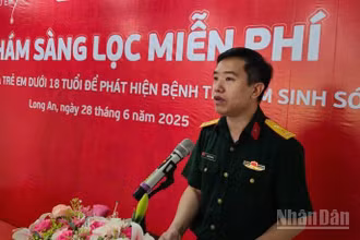 Giám đốc Viettel chi nhánh Long An Nguyễn Đình Tú phát biểu tại lễ khai mạc.