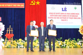 Trung tâm kiểm định chất lượng giáo dục Sài Gòn (CEA Saigon) trao Giấy chứng nhận đạt chuẩn kiểm định chất lượng cơ sở giáo dục đại học chu kỳ 2 cho Trường đại học Sư phạm kỹ thuật Vĩnh Long. 