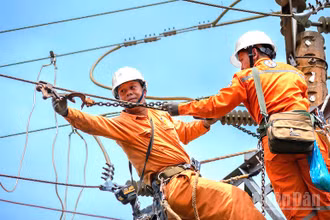 Để bảo đảm cung cấp điện cho năm 2025, EVNCPC đã chủ động triển khai đồng bộ nhiều phương án, sẵn sàng trong mọi tình huống nhằm cung cấp điện an toàn, liên tục, hiệu quả. (Ảnh: ĐÌNH TĂNG)