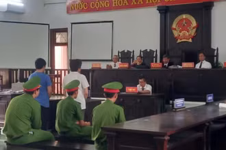 Quang cảnh phiên tòa.