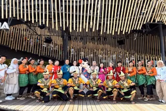Chương trình giao lưu văn hóa nghệ thuật giữa Nhà triển lãm Việt Nam và Nhà triển lãm Malaysia. 