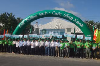 Lễ phát động trồng cây và Chương trình “Môi trường sạch-Cuộc sống xanh” tại huyện Phong Điền.