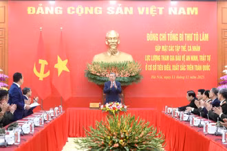 Tổng Bí thư Tô Lâm chủ trì gặp mặt tập thể, cá nhân điển hình của lực lượng tham gia bảo vệ an ninh, trật tự ở cơ sở. (Ảnh: ĐĂNG KHOA) 