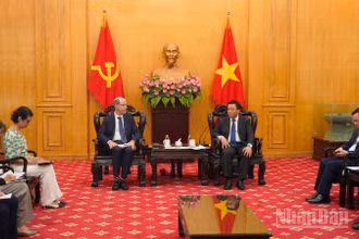 Quang cảnh buổi làm việc. (Ảnh: HOÀNG LÂM)