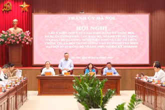 Quang cảnh hội nghị của Thành ủy Hà Nội chiều 6/8.