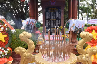 Đình Nại Nam - nơi có bia tưởng niệm các anh hùng liệt sĩ hy sinh qua các thời kỳ của phường Hòa Cường. Đây cũng là nơi khắc tên 10 người con của vùng đất Đà Nẵng anh dũng hy sinh trong trận hải chiến Gạc Ma ở Trường Sa năm 1988. (Ảnh: ANH ĐÀO)
