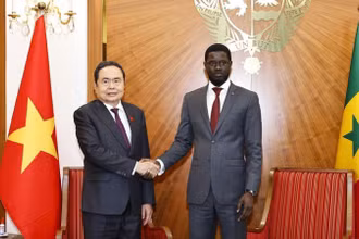 Chủ tịch Quốc hội Trần Thanh Mẫn hội kiến Tổng thống Senegal Bassirou Diomaye Faye. (Ảnh: TTXVN)