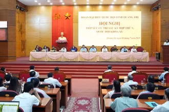 Hội nghị tiếp xúc cử tri tại phường Đồng Hới, tỉnh Quảng Trị.