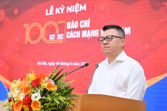 Đồng chí Lê Quốc Minh, Ủy viên Trung ương Đảng, Tổng Biên tập Báo Nhân Dân, Phó Trưởng Ban Tuyên giáo và Dân vận Trung ương, Chủ tịch Hội Nhà báo Việt Nam phát biểu tại lễ kỷ niệm.
