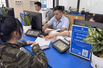 Không chỉ tinh gọn bộ máy, mô hình chính quyền địa phương hai cấp đang tạo những chuyển biến tích cực. (Ảnh: TTXVN)