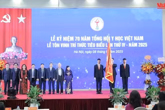 [Video] Tổng hội Y học Việt Nam kỷ niệm 70 năm thành lập, đón nhận Huân chương Lao động hạng Nhất