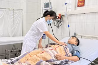 Sở Y tế Hà Nội yêu cầu các đơn vị sẵn sàng tiếp nhận và cấp cứu cho nạn nhân bị ảnh hưởng của mưa, bão.
