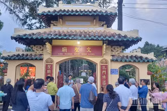 Văn Thánh miếu Vĩnh Long nay thuộc phường Phước Hậu, tỉnh Vĩnh Long. 
