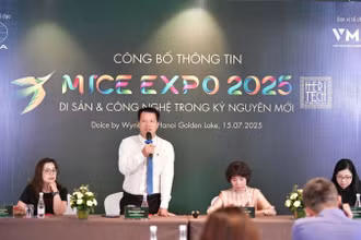 Ông Nguyễn Đức Anh, Chủ tịch Chi hội Du lịch MICE phát biểu trong buổi họp báo. (Ảnh: CAO HƯƠNG)