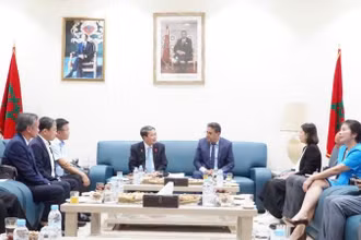 Phó Chủ tịch Quốc hội Nguyễn Đức Hải và Phó Thủ tướng Chính phủ Lê Thành Long cùng Đoàn đại biểu đã thăm, làm việc tại thành phố Tangier. (Ảnh: VĂN CHÚC)
