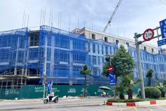 Trong bối cảnh nhiều thách thức đan xen và chi phí đầu tư leo thang, thị trường xây dựng và bất động sản đang bước vào giai đoạn tái cấu trúc sâu. (Ảnh: HNV)
