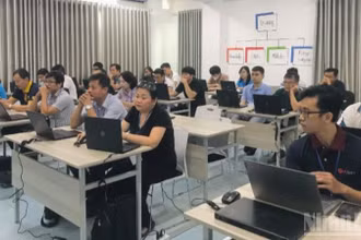 Các thí sinh tham gia Hội thi “Quản trị mạng giỏi”.