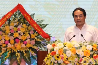 Bí thư Tỉnh ủy Lào Cai Trịnh Xuân Trường phát biểu tại hội nghị. (Ảnh: THANH SƠN)
