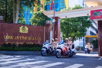 Lực lượng Cảnh sát giao thông, Công an tỉnh Đắk Lắk ra quân kiểm soát, xử lý các phương tiện vi phạm.