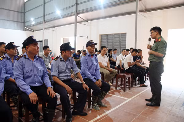 Công an tỉnh Thái Nguyên tổ chức tuyên truyền phòng, chống tội phạm lừa đảo trên không gian mạng cho cán bộ, công nhân viên, người lao động trên địa bàn tỉnh. Ảnh: Công an tỉnh Thái Nguyên. 