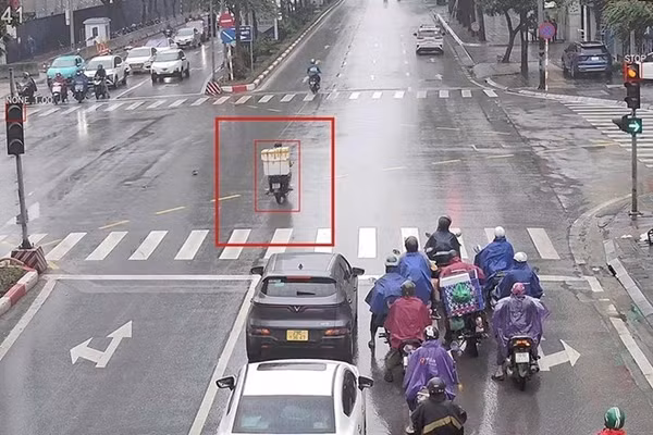 Camera AI phát hiện lỗi vi phạm giao thông tại nút giao Phạm Văn Bạch-Hoàng Quán Chi ngày 13/12. (Ảnh: Cục Cảnh sát giao thông)