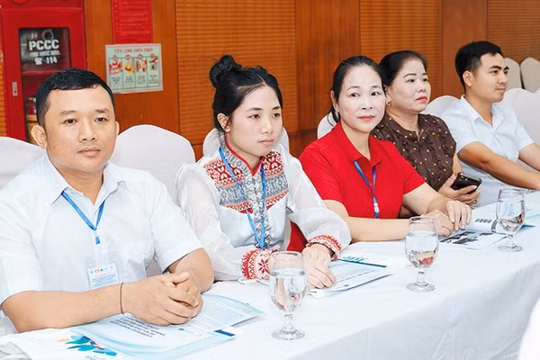 Người dân địa phương tham gia dự án. Ảnh: UNESCO