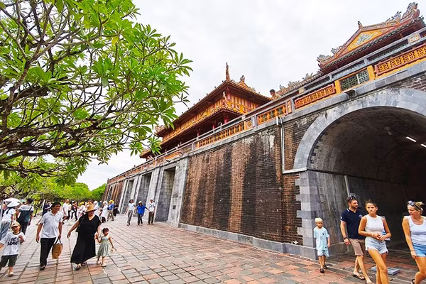 Huế là địa danh thu hút nhiều du khách quay lại nhờ sự kết hợp giữa di sản cổ kính, ẩm thực phong phú và các hoạt động trải nghiệm mới mẻ.