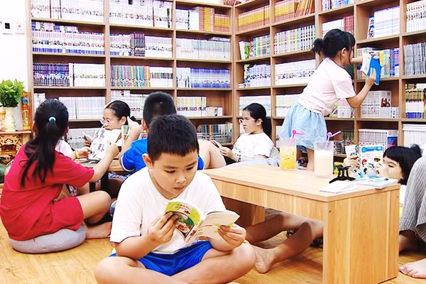 Các không gian đọc sách nhỏ đang phát huy tác dụng trong đời sống cộng đồng.