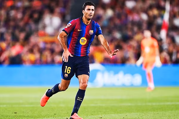 Rodri là mảnh ghép hoàn hảo để Barca sở hữu bộ khung trụ cột của tuyển Tây Ban Nha vừa vô địch World Cup.