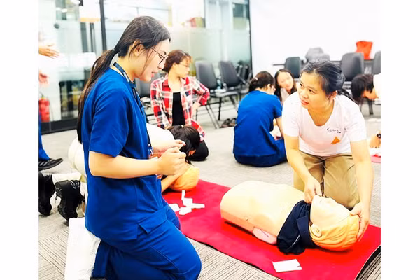 Hướng dẫn phương pháp hà hơi thổi ngạt.