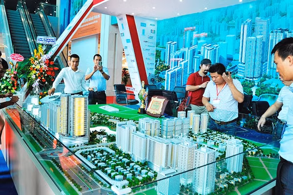 Giá trị trái phiếu phát hành của ngành bất động sản tăng đáng kể trong quý II. Ảnh: NAM ANH