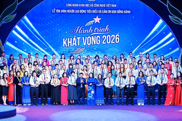 Người lao động tiêu biểu của ngành khoa học, công nghệ được vinh danh tại chương trình. Ảnh: THẾ ĐẠI