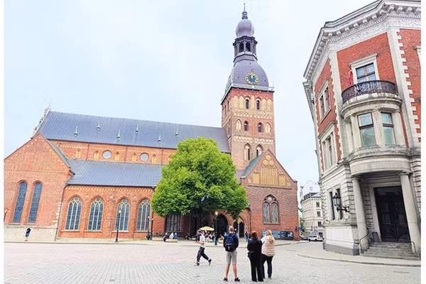 “Chạm” vào Latvia trong những đêm trắng