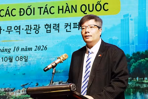 TS Trần Hải Linh phát biểu tại Hội nghị kết nối giao thương thúc đẩy đầu tư thương mại và du lịch giữa tỉnh Lâm Đồng và các đối tác Hàn Quốc.
