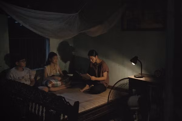 Cảnh trong phim "Căn nhà không mái che". (Ảnh: VFC)