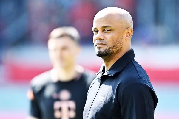 Bayern lập kỷ lục ghi bàn mới