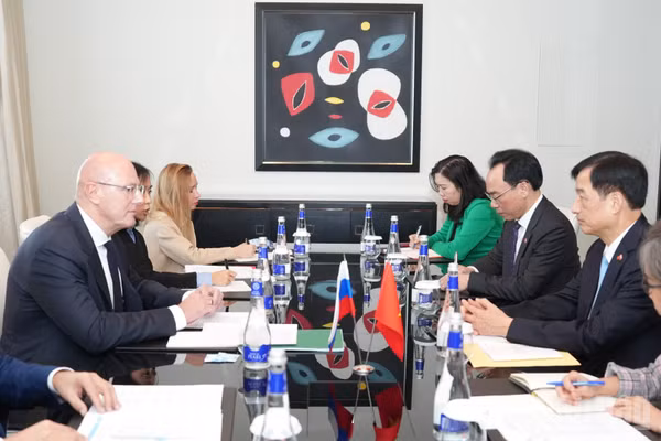 Quang cảnh cuộc gặp, làm việc. (Ảnh: THANH THỂ)