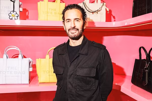 LVMH không còn sở hữu Marc Jacobs