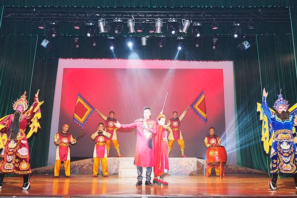 Việc kết hợp âm hưởng hiện đại và chất liệu dân gian tạo ra những trải nghiệm mới mẻ với khán giả.