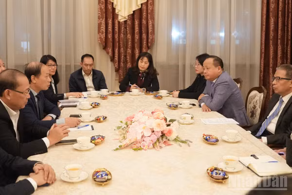 Quang cảnh cuộc làm việc. (Ảnh: THANH THỂ)