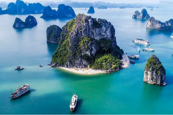 Vịnh Hạ Long.