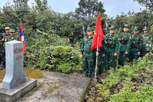 Lực lượng tuần tra kiểm tra tại cột mốc 423.